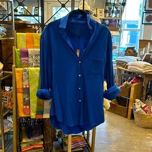 Frank & Eileen Tee Lab beautiful royal blue knit shirt.
